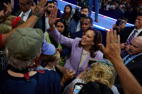 bas vegas|Kamala Harris Pledges to End Federal Taxes on Tips at Las .